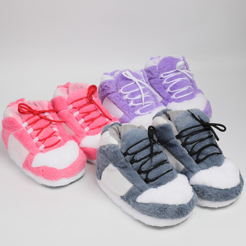 暖かいプラッシュスニーカースリッパ、トレンディな滑り止めファ - Sneaker Care Set のレビューと価格